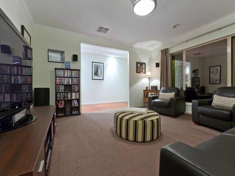 15 Brown Thornbill Court, Langwarrin VIC 3910