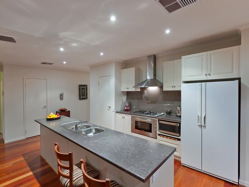 15 Brown Thornbill Court, Langwarrin VIC 3910