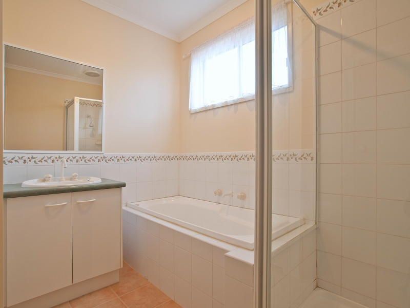 2/25 Potts Road, Langwarrin VIC 3910