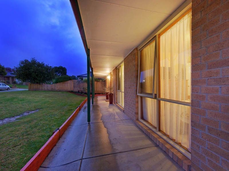 9 Kelly Drive, Langwarrin VIC 3910