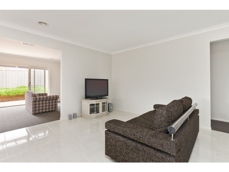 25 Waterhouse Way, Cranbourne South VIC 3977