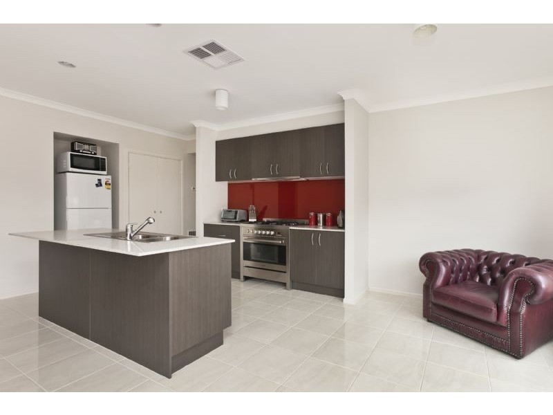 25 Waterhouse Way, Cranbourne South VIC 3977