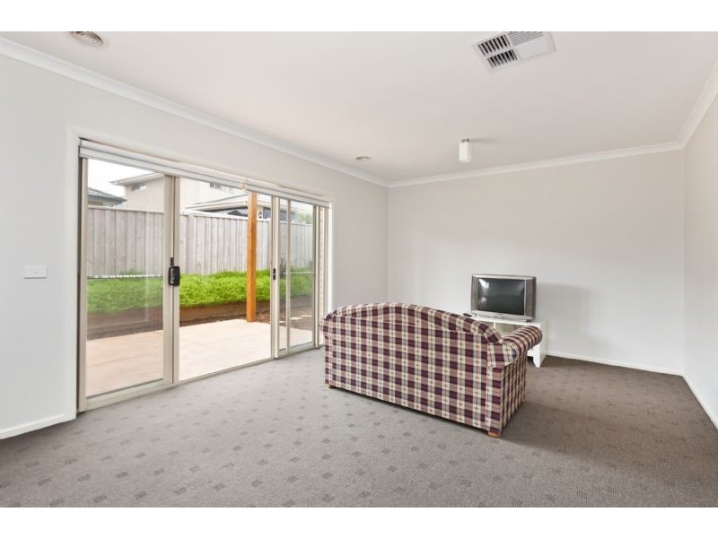25 Waterhouse Way, Cranbourne South VIC 3977