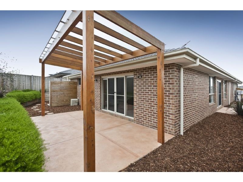 25 Waterhouse Way, Cranbourne South VIC 3977