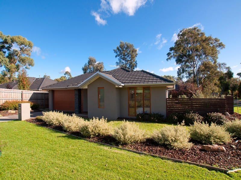 42 Larch Street, Langwarrin VIC 3910