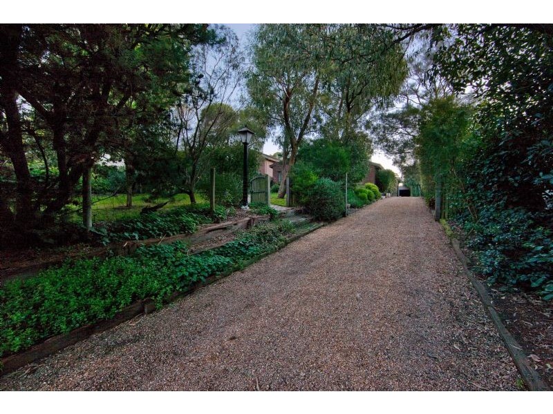 5 Oak Grove, Langwarrin VIC 3910