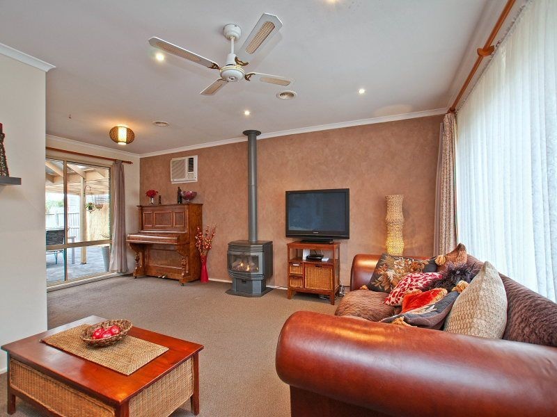 11 Trentham Way, Langwarrin VIC 3910