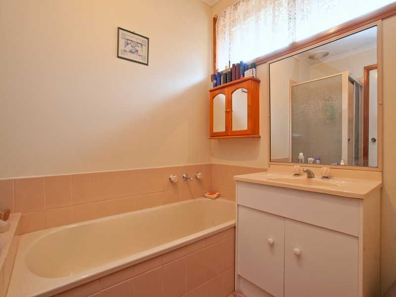 3/12 Knott Crt, Langwarrin VIC 3910