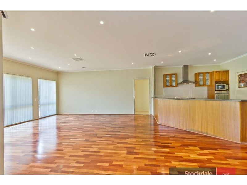 27 Red Wattlebird Crescent, Langwarrin VIC 3910