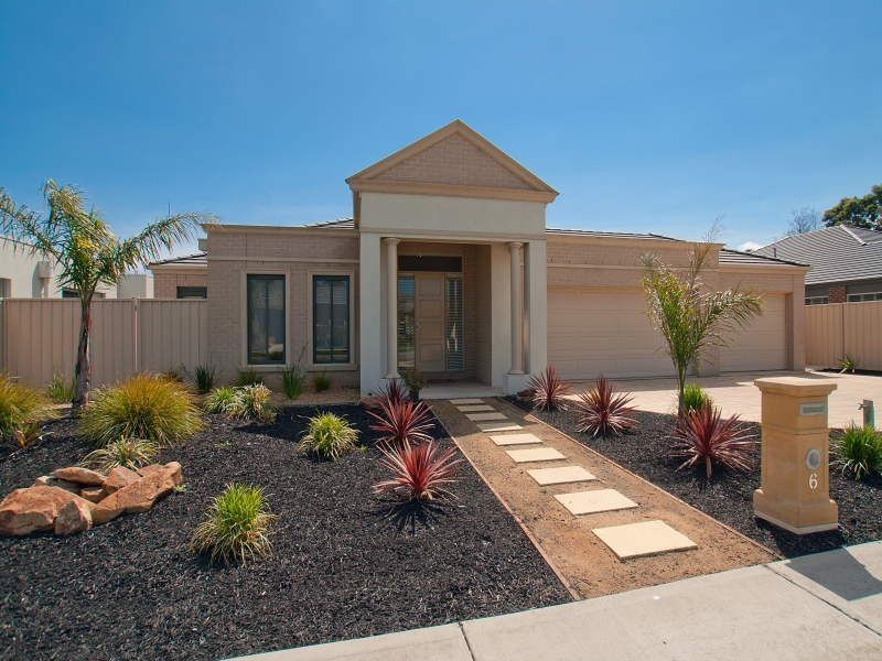 6 Spring Hill Road, Langwarrin VIC 3910