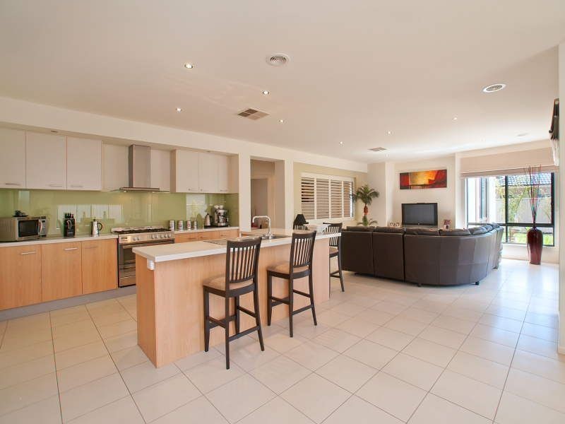 6 Spring Hill Road, Langwarrin VIC 3910
