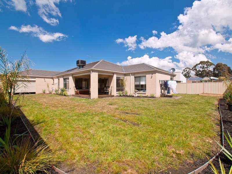 6 Spring Hill Road, Langwarrin VIC 3910