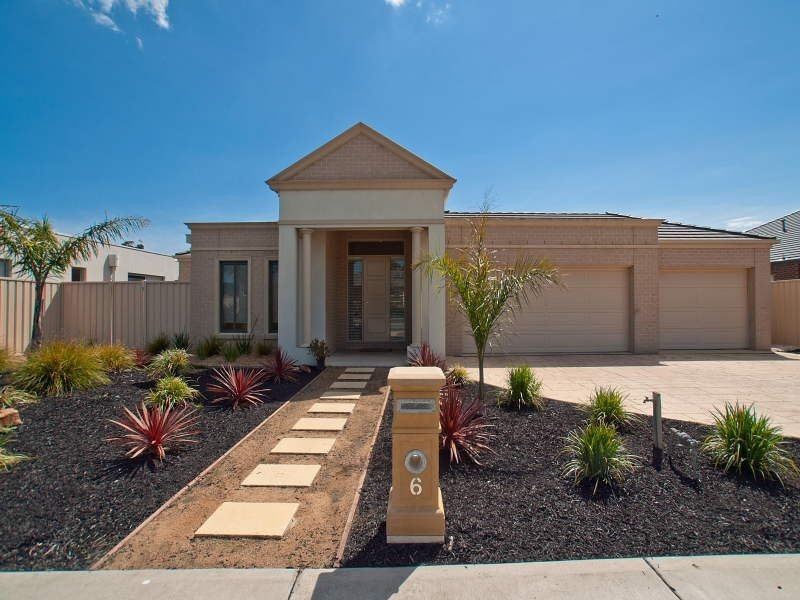 6 Spring Hill Road, Langwarrin VIC 3910