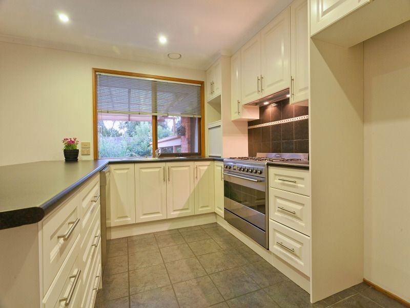 4 Parkleigh Court, Langwarrin VIC 3910