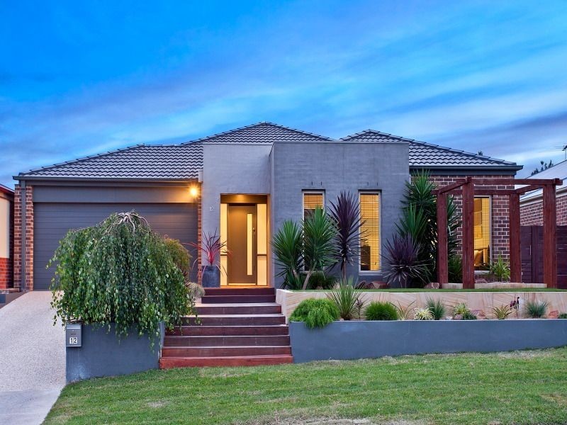 12 Dunmore Close, Langwarrin VIC 3910