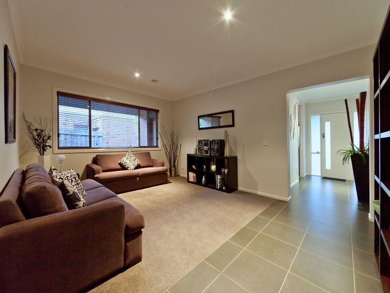 12 Dunmore Close, Langwarrin VIC 3910