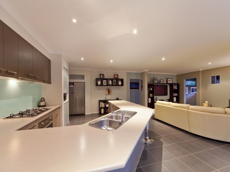 12 Dunmore Close, Langwarrin VIC 3910