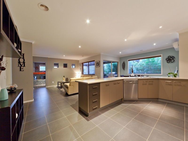 12 Dunmore Close, Langwarrin VIC 3910