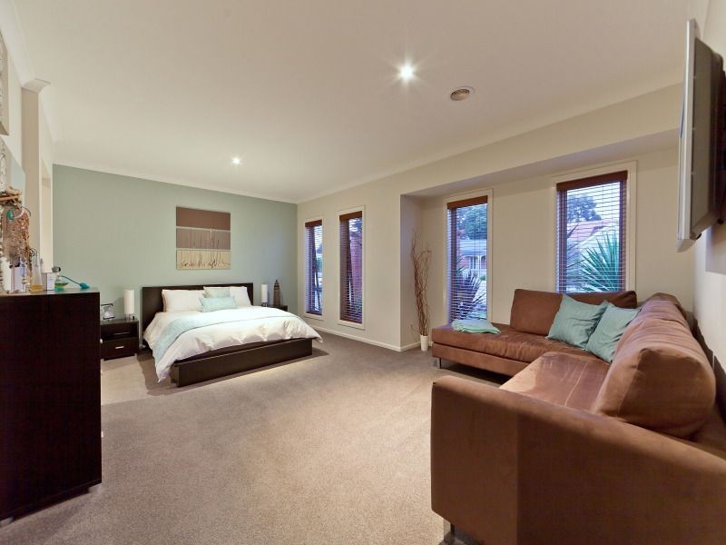 12 Dunmore Close, Langwarrin VIC 3910