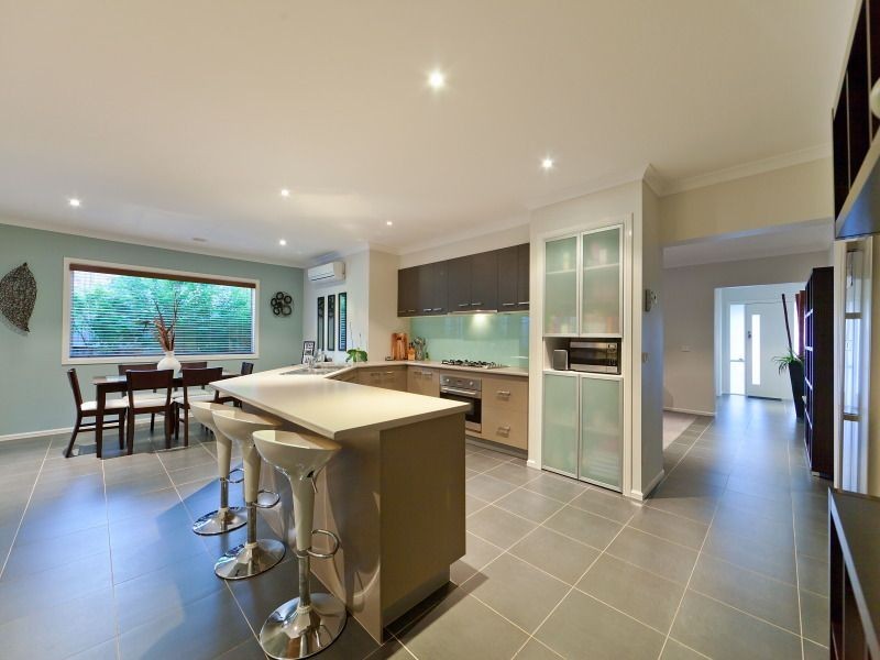 12 Dunmore Close, Langwarrin VIC 3910