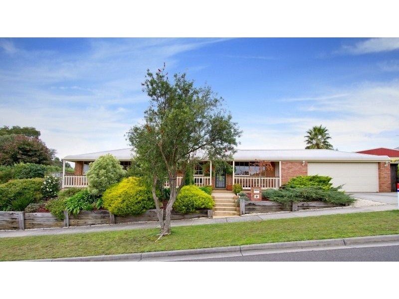 8 Monique Drive, Langwarrin VIC 3910