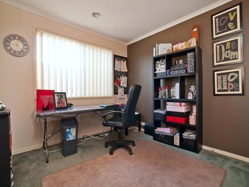 15 Wesley Close, Skye VIC 3977
