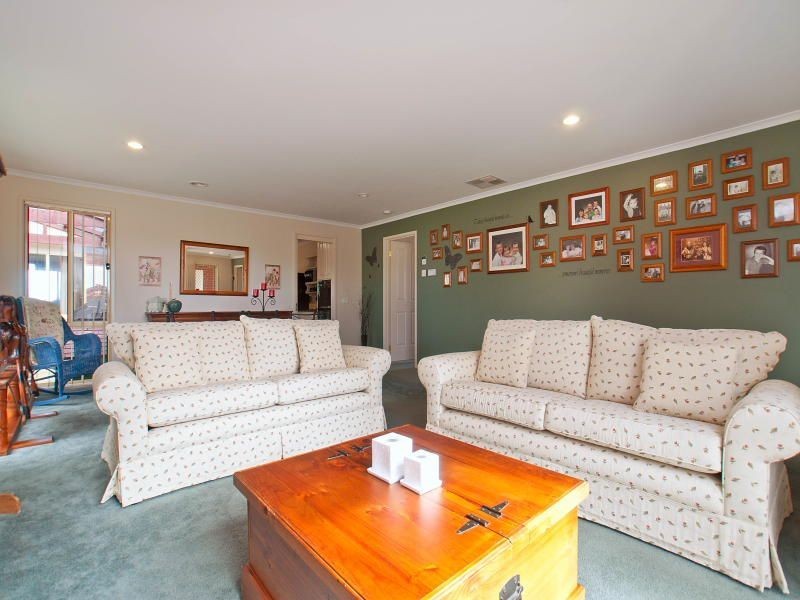 15 Wesley Close, Skye VIC 3977