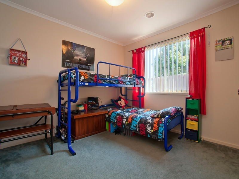15 Wesley Close, Skye VIC 3977