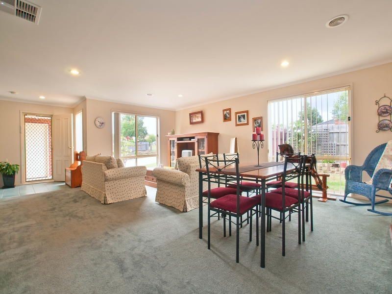 15 Wesley Close, Skye VIC 3977