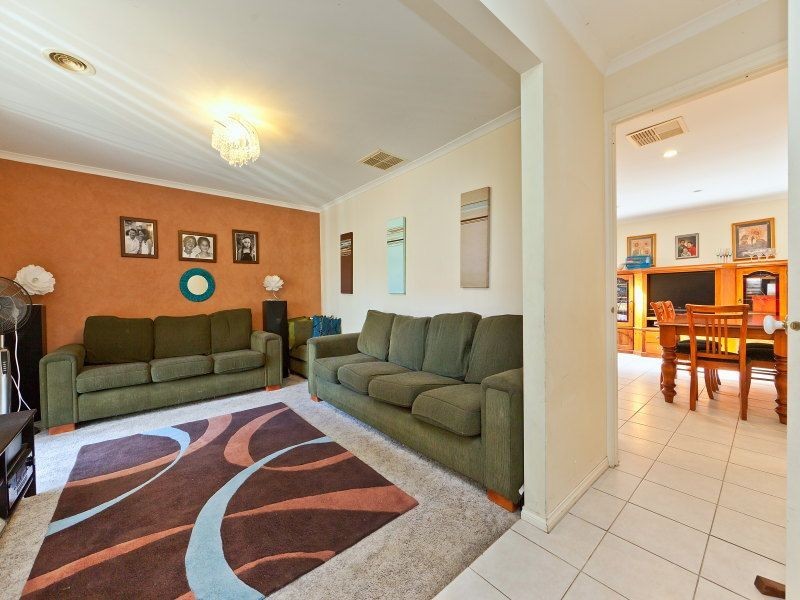 2 Theresa Avenue, Langwarrin VIC 3910