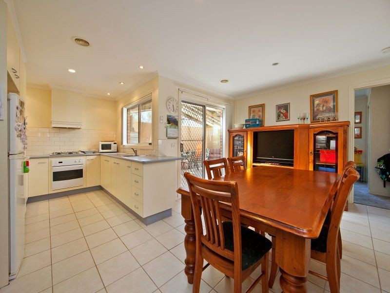 2 Theresa Avenue, Langwarrin VIC 3910