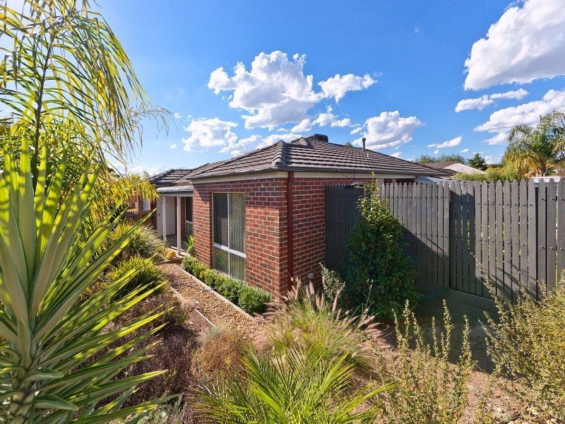 2 Theresa Avenue, Langwarrin VIC 3910