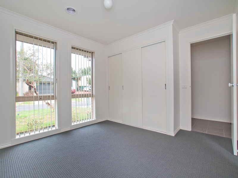 1/27 Tyrone Street, Langwarrin VIC 3910