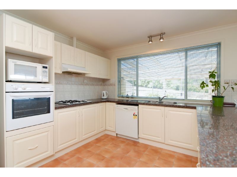 5 Carolyn Court, Langwarrin VIC 3910