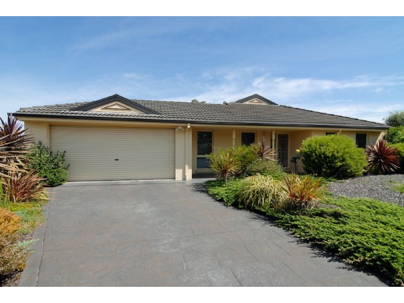 5 Carolyn Court, Langwarrin VIC 3910