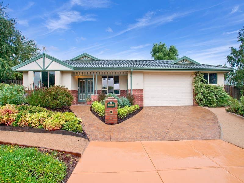 51 Huntingtower Crescent, Langwarrin VIC 3910