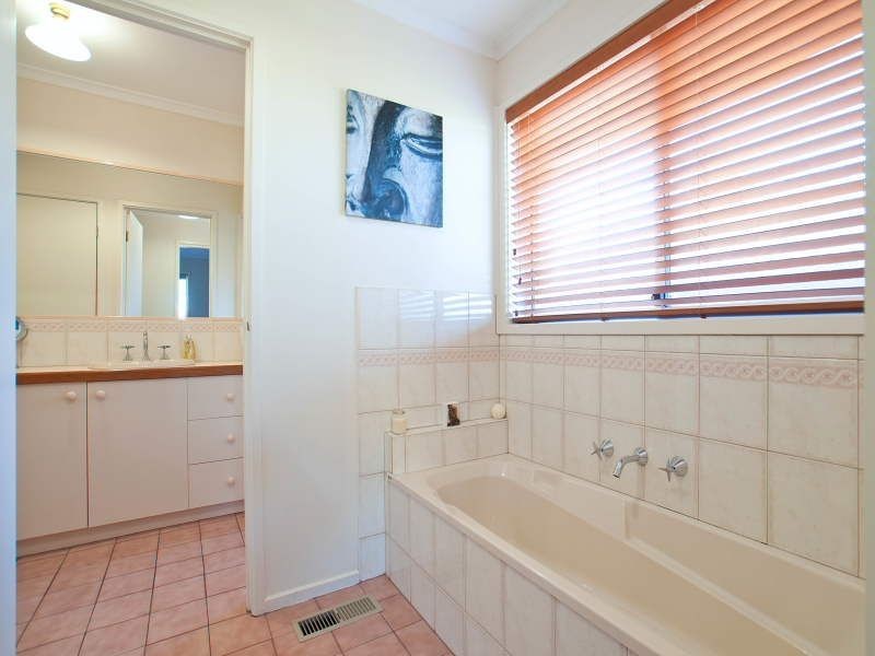 16 Tweed Court, Langwarrin VIC 3910