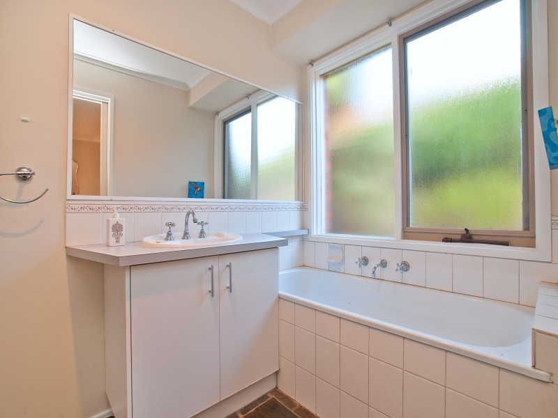 18 Kelly Drive, Langwarrin VIC 3910