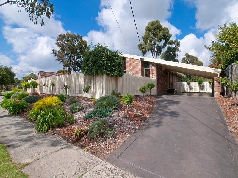 8 Chatswood Ave, Langwarrin VIC 3910