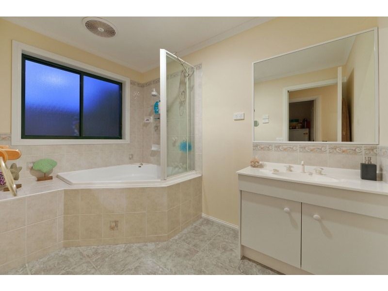 14 Lexton Drive, Langwarrin VIC 3910