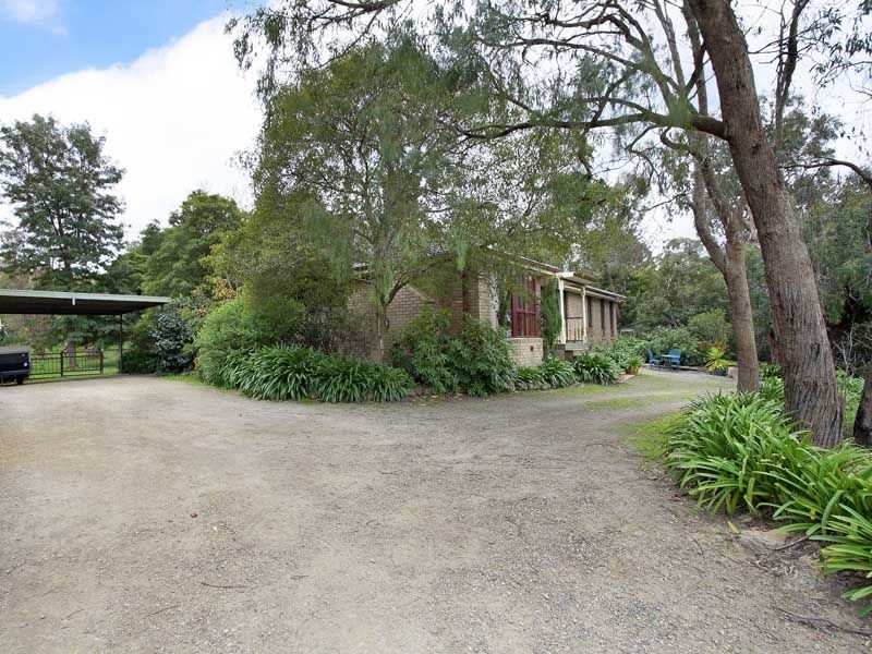 25 Woodlands Road, Cranbourne South VIC 3977