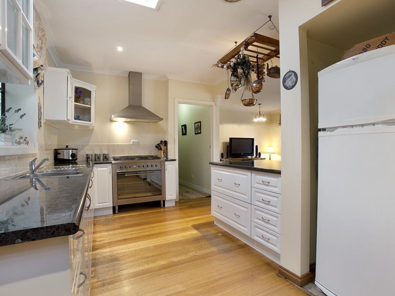 25 Woodlands Road, Cranbourne South VIC 3977