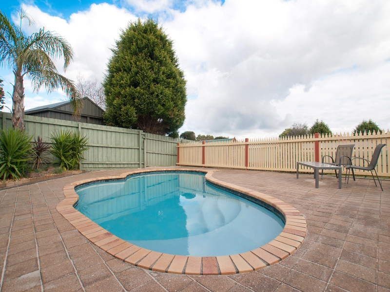 8 Grevillea Road, Langwarrin VIC 3910