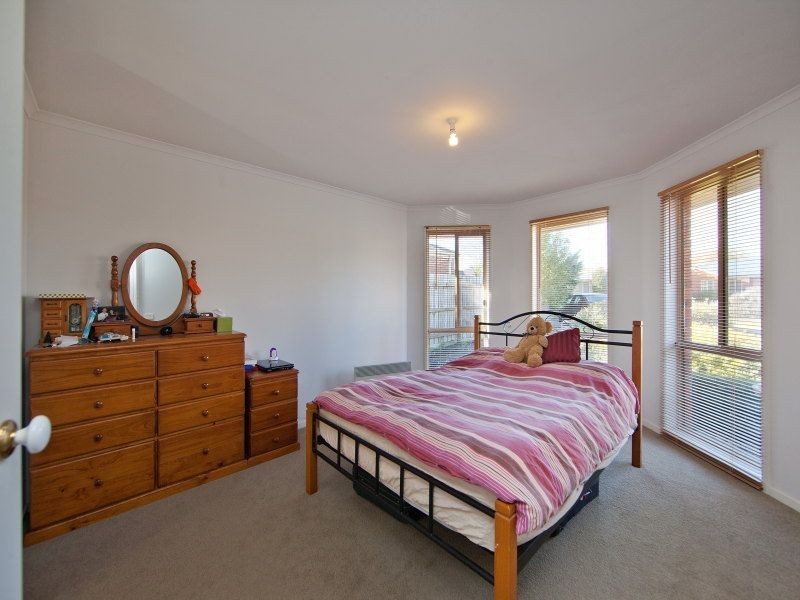 6 Norval Place, Langwarrin VIC 3910