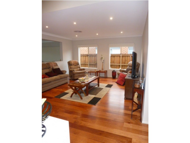 19  Sandarra Boulevard, Sandhurst VIC 3977