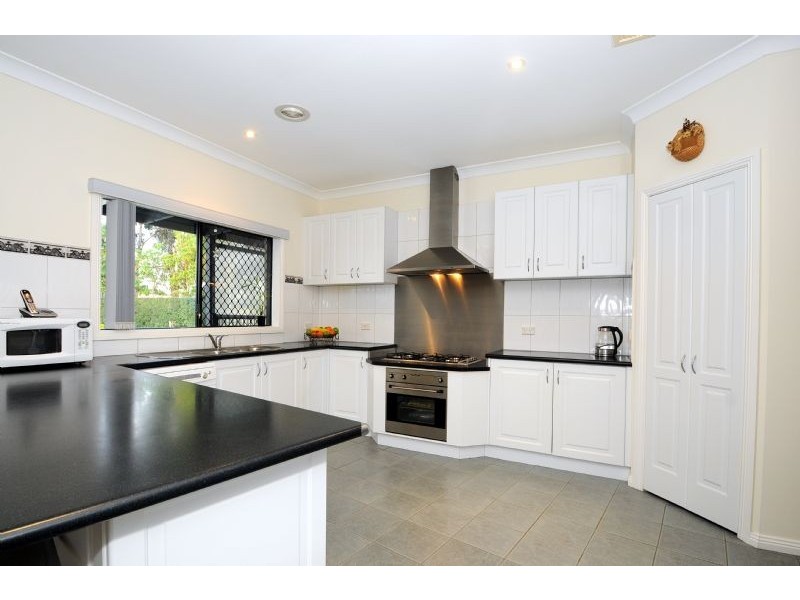 6-8 Lakes Boulevard, Pearcedale VIC 3912