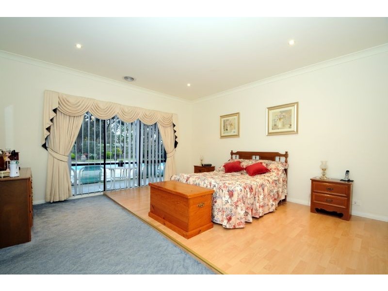 6-8 Lakes Boulevard, Pearcedale VIC 3912