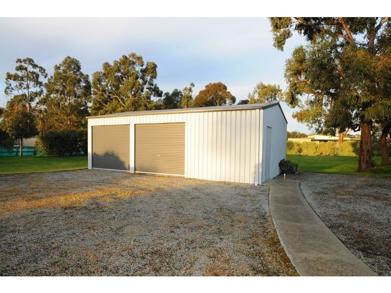 6-8 Lakes Boulevard, Pearcedale VIC 3912