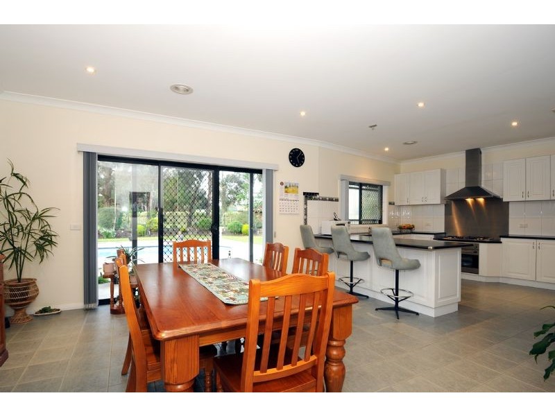 6-8 Lakes Boulevard, Pearcedale VIC 3912