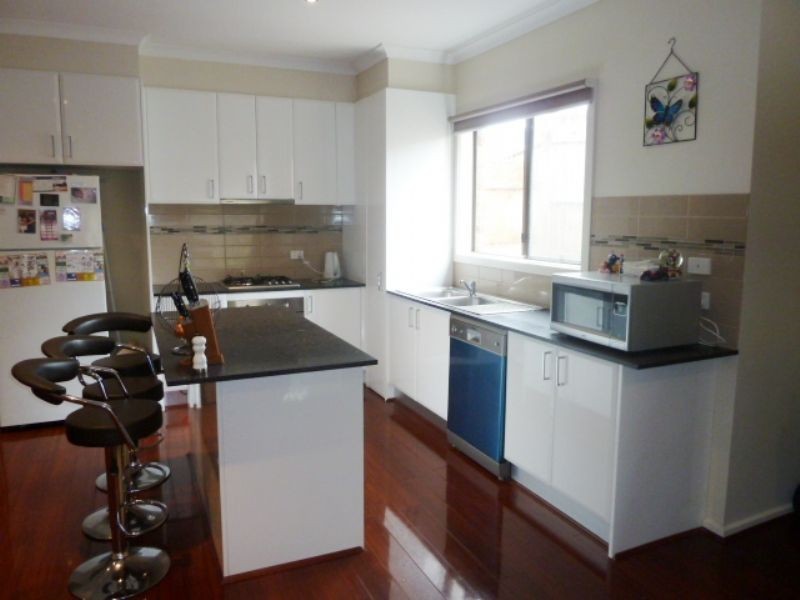 1/5 Serra Close, Langwarrin VIC 3910